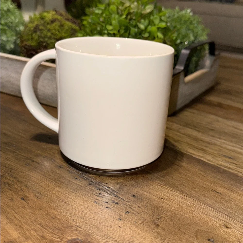 WILLIAMS SONOMA White Coffee/Tea Cup/Mug w/ Gold Letter “J” Initial Monogram